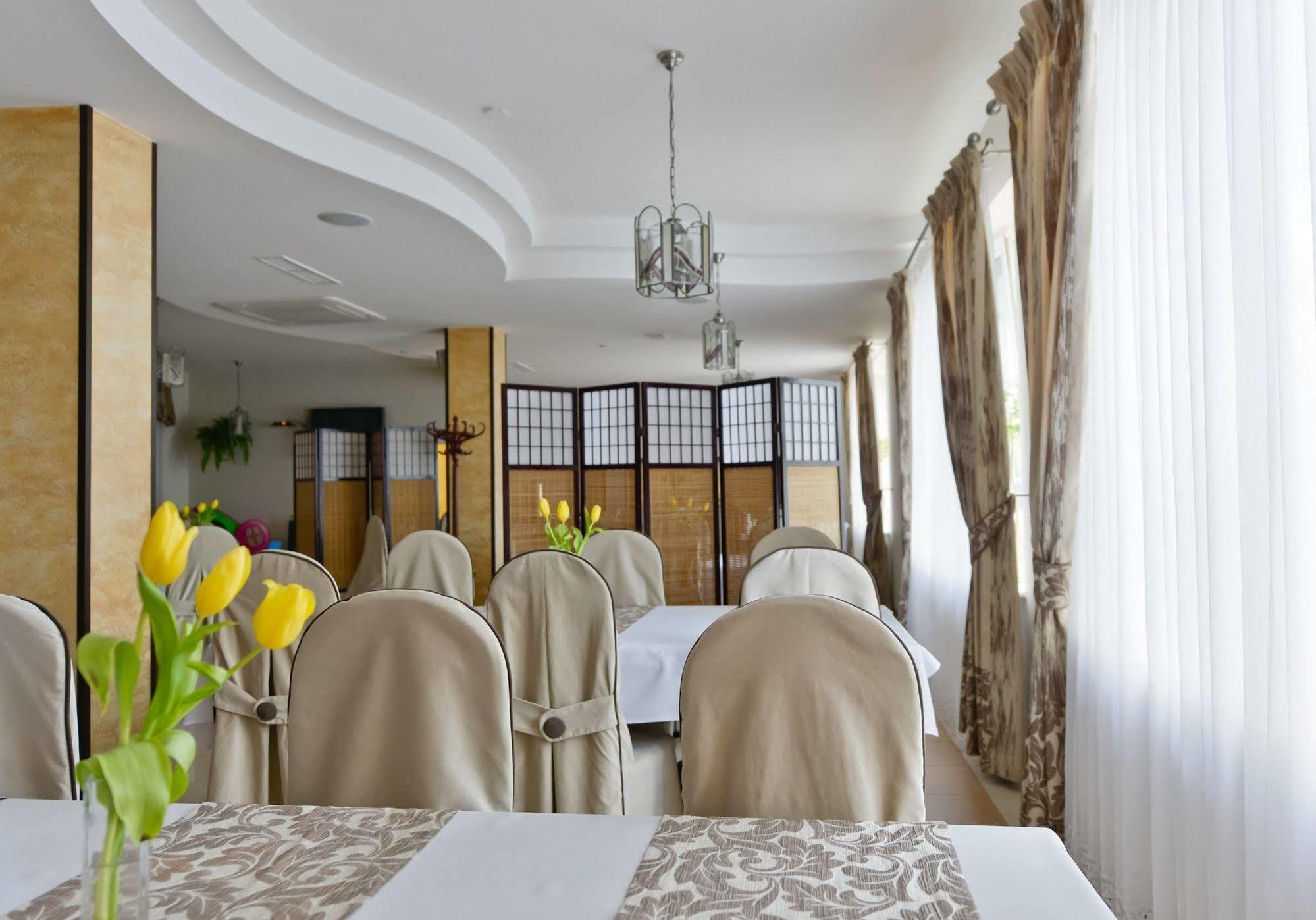 Hotel Dukat Бяла Подласка Екстериор снимка