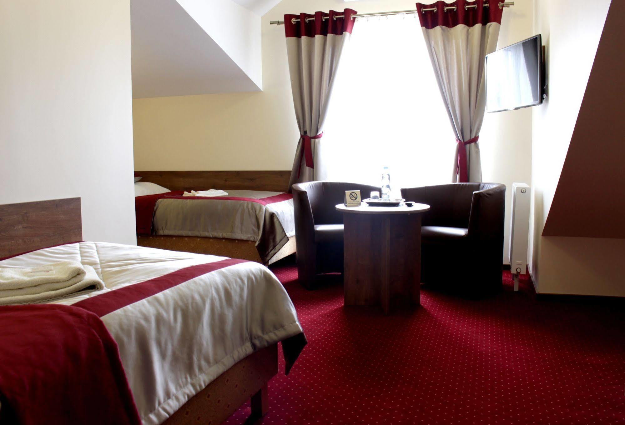 Hotel Dukat Бяла Подласка Екстериор снимка