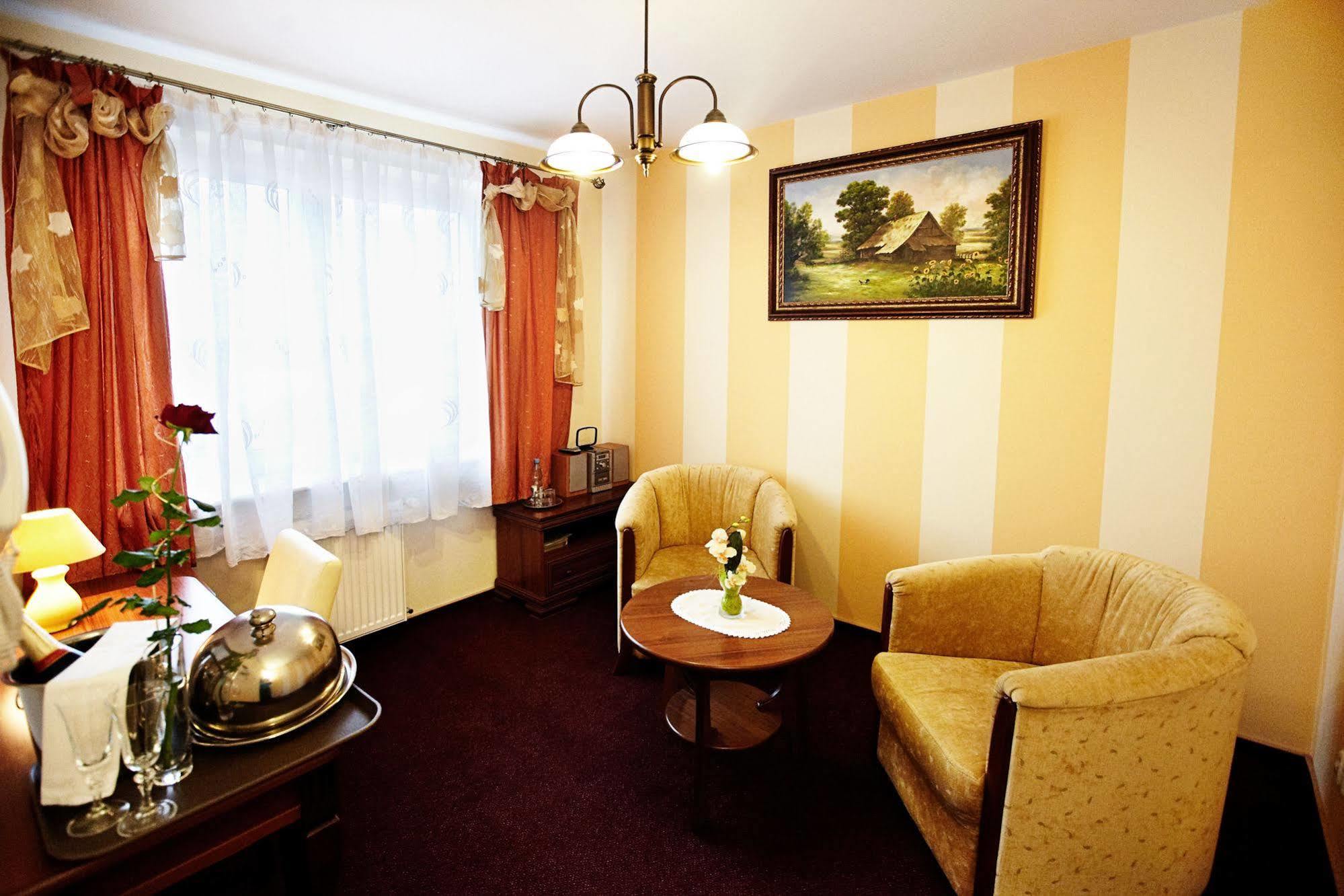 Hotel Dukat Бяла Подласка Екстериор снимка