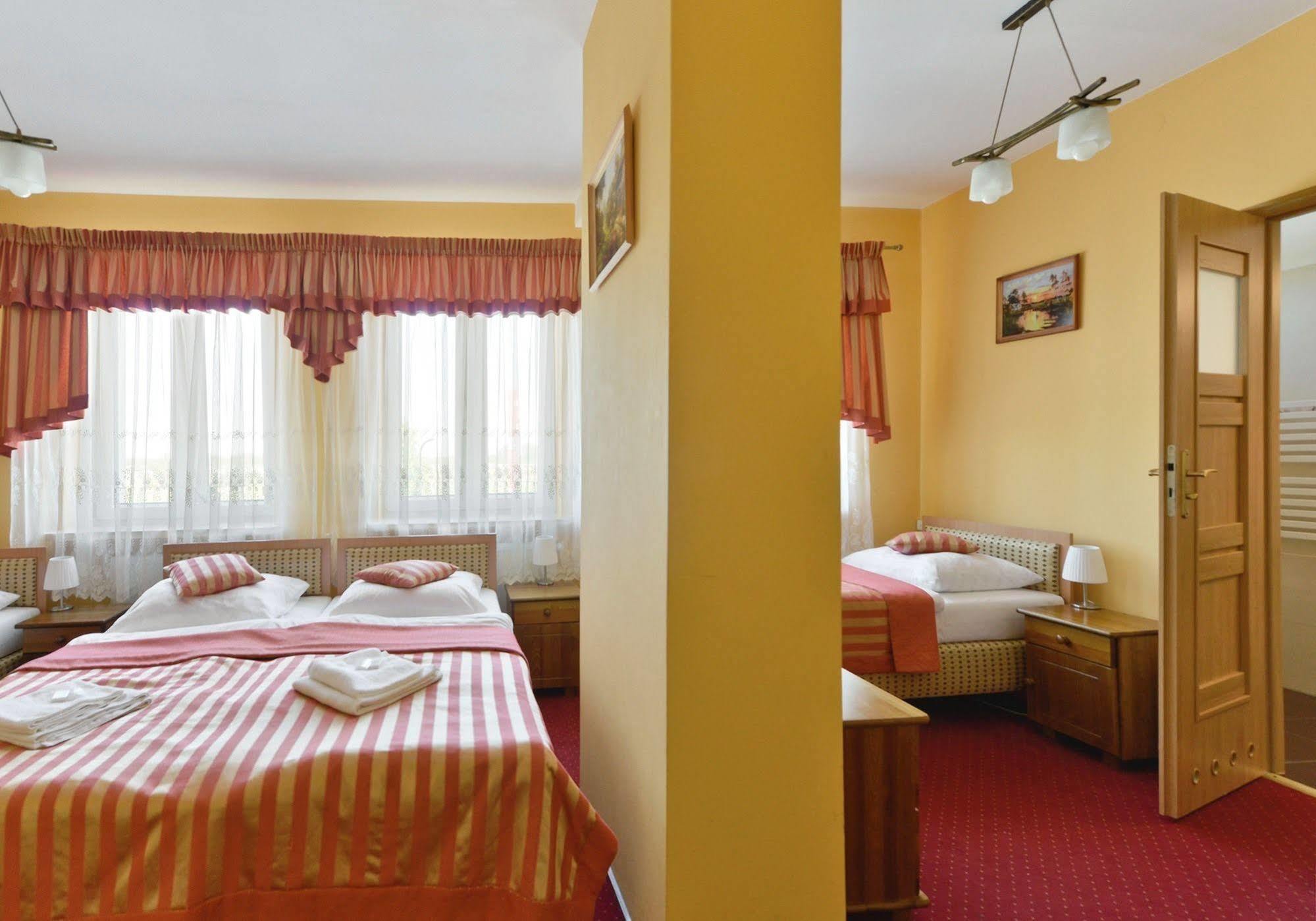 Hotel Dukat Бяла Подласка Екстериор снимка