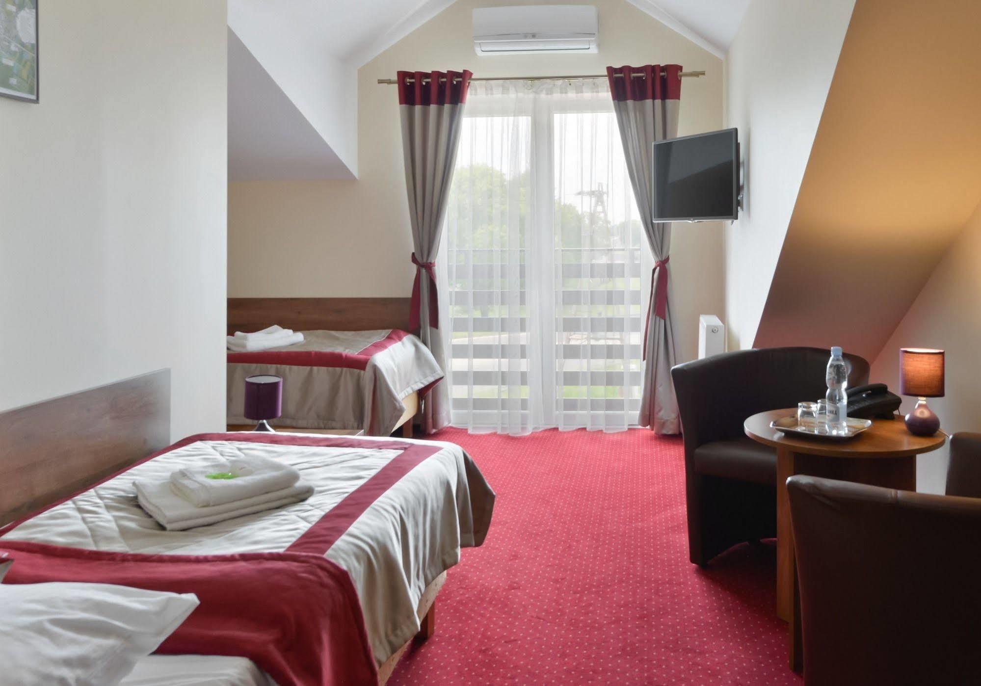 Hotel Dukat Бяла Подласка Екстериор снимка